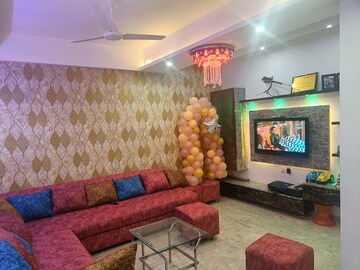 Bedroom in 3 BHK Builder Floor at Saket – for Rent