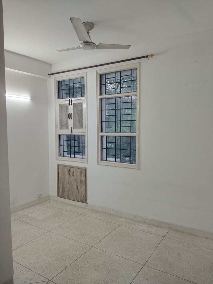 Room, auram-floor 2.5 Bedroom 1250 Sq.Ft. Builder Floor In South City 2 Gurgaon 8914594