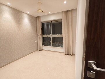 Room in 1 BHK Apartment at Hiranandani Highland, Powai – for Rent