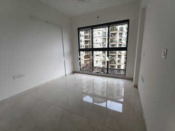 Room in 3 BHK Apartment at Godrej Urban Park, Chandivali – for Rent