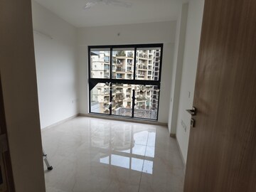 Room in 3 BHK Apartment at Godrej Urban Park, Chandivali – for Rent