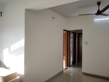 Room in 3 BHK Apartment at Vastu Tower, Malad West – for Rent