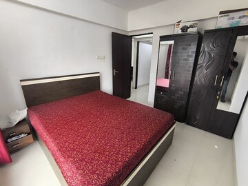 Master Bedroom in 2 BHK Apartment at Shreedham Splendour, Andheri West – for Rent