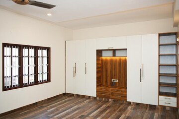 Room in 5 BHK Villa at Jp Nagar – for Rent