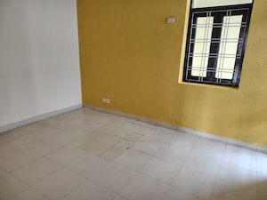 Room in 2 BHK Apartment at HRC Professional, Indrapuram – for Sale