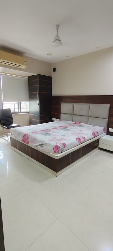 5 BHK Apartment For Rent in Goregaon East