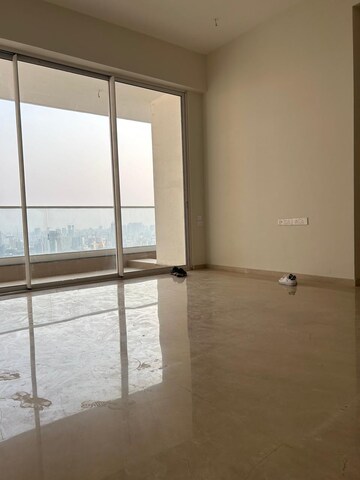 Room in 4 BHK Apartment at Omkar Alta Monte, Malad East – for Rent