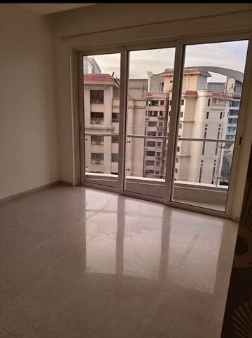 Room in 2 BHK Apartment at Lodha Fiorenza, Goregaon East – for Rent