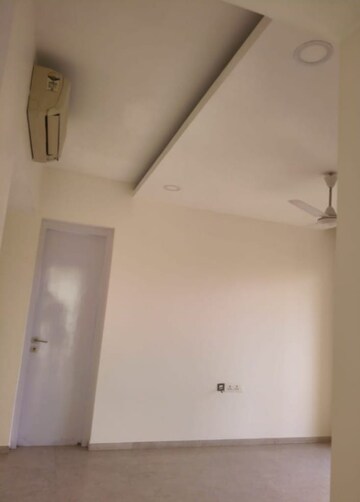 Room in 2 BHK Apartment at Lodha Fiorenza, Goregaon East – for Rent