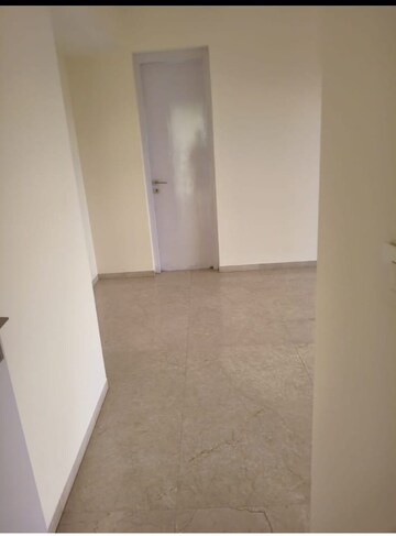 Room in 2 BHK Apartment at Lodha Fiorenza, Goregaon East – for Rent