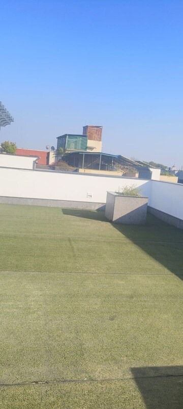 Terrace in 4 BHK Apartment at Safdarjung Development Area – for Rent