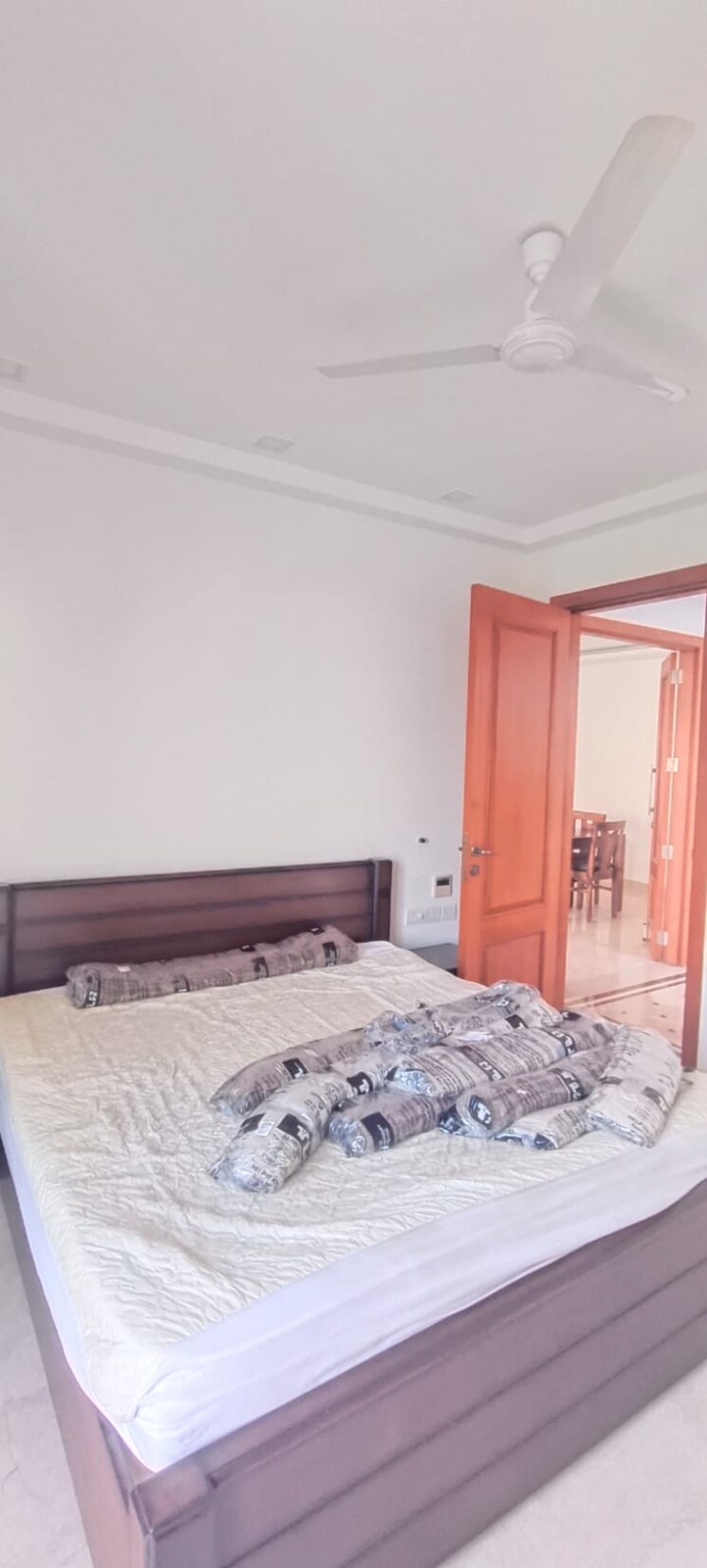 Bedroom, safdarjung development area 4 Bedroom 400 Sq.Yd. Apartment In Safdarjung Development Area Delhi 8914705