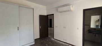 Room in 3 BHK Villa at BPTP Amstoria, Sector 102 – for Rent