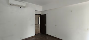 Room in 3 BHK Villa at BPTP Amstoria, Sector 102 – for Rent