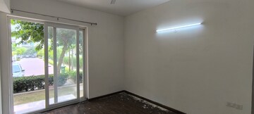 Room in 3 BHK Villa at BPTP Amstoria, Sector 102 – for Rent