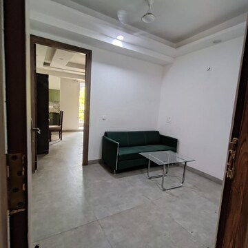Parking in 1 BHK Builder Floor at Sushant Lok I – for Rent