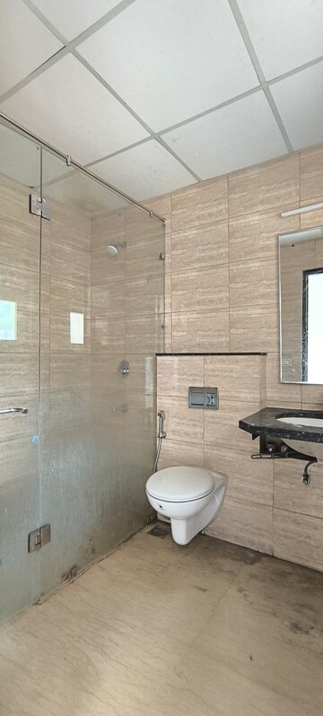 Bathroom in 3 BHK Villa at BPTP Amstoria, Sector 102 – for Rent