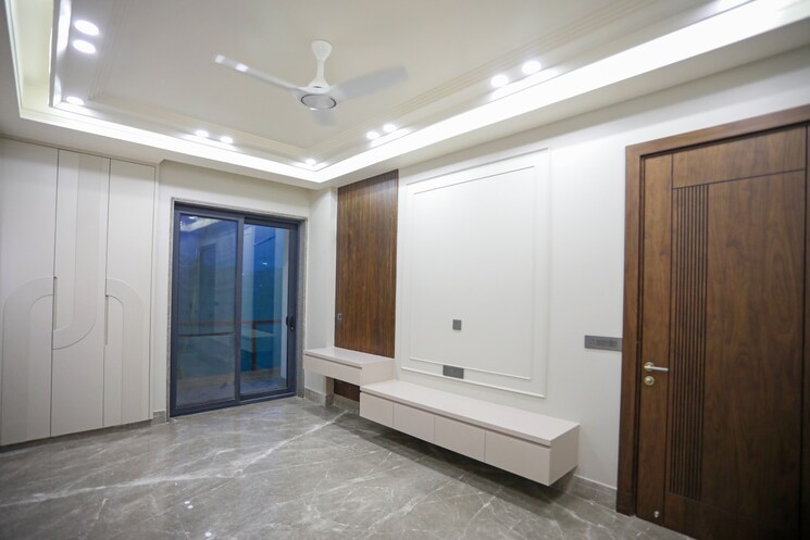 Room, emaar-marbella 4 Bedroom 300 Sq.Yd. Builder Floor In Sector 66 Gurgaon 8914771