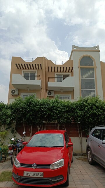 4 BHK Builder Floor – Exterior View View at Sector 81 - for Rent