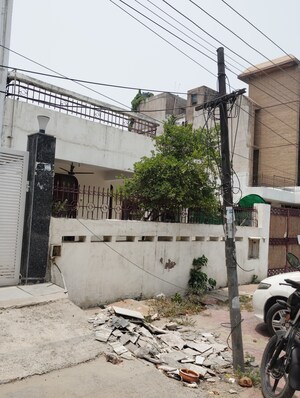  Plot For Sale in Sector 52