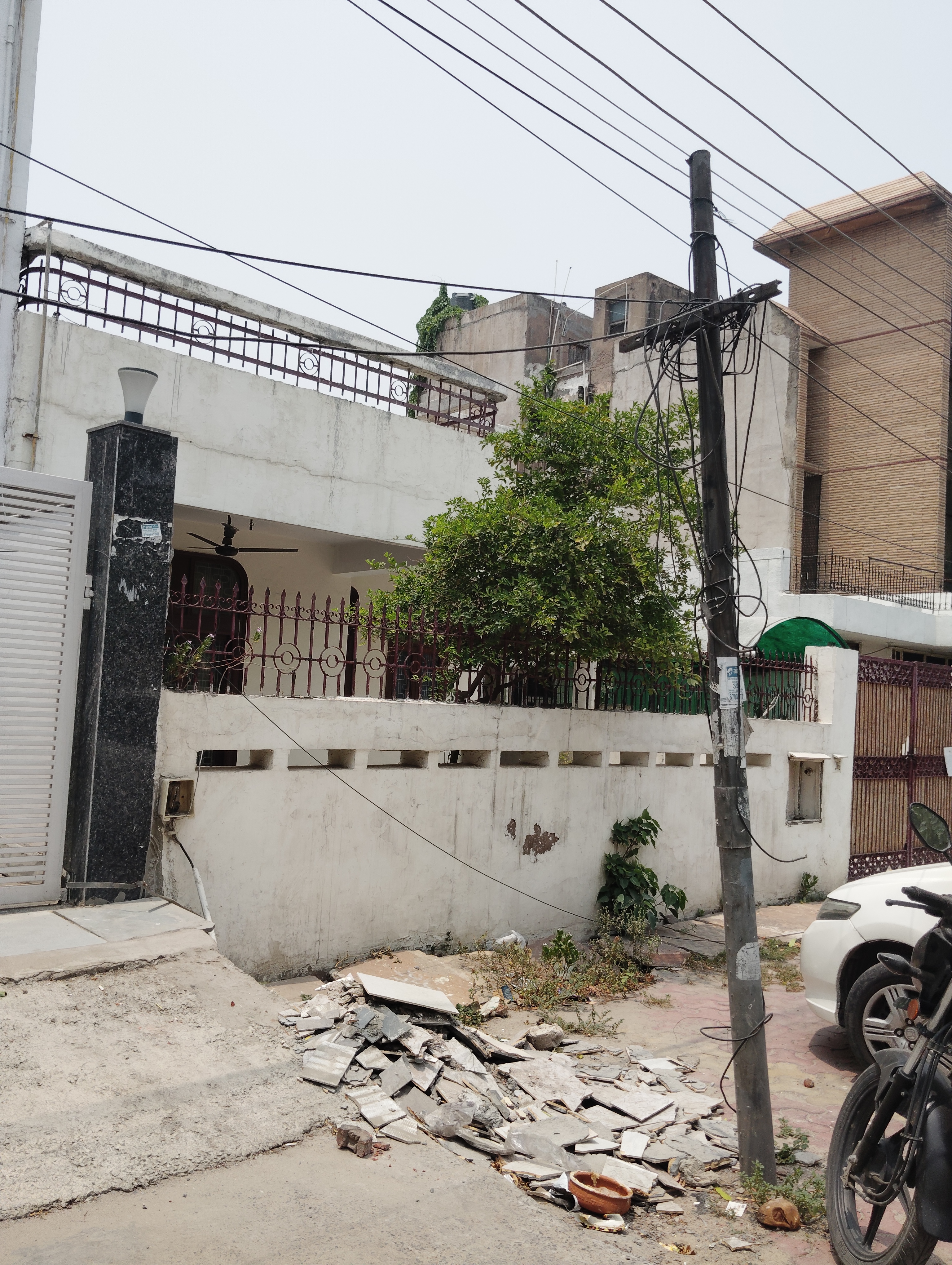 Plot For Sale in Sector 52