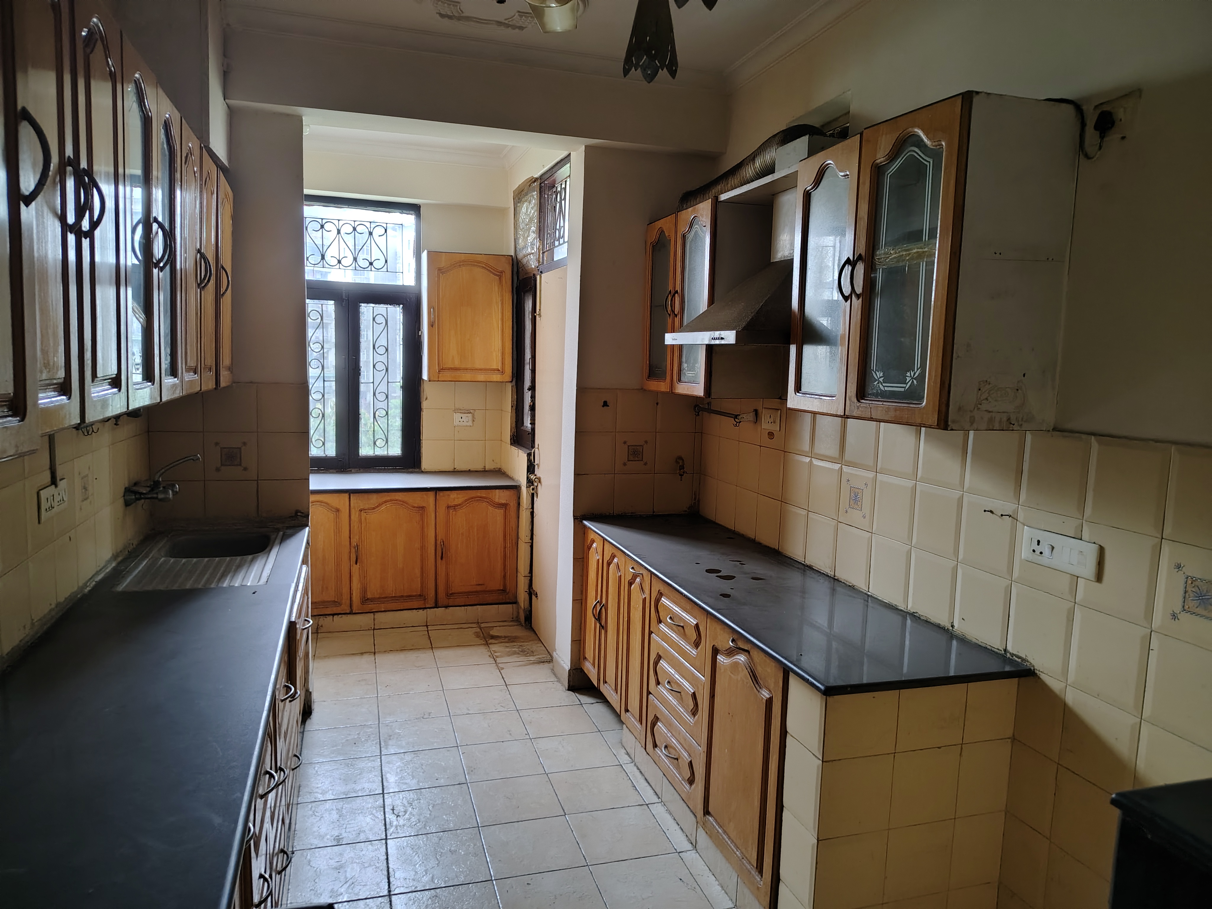 3.5 BHK + Servant Room 1875 Sq.Ft. Apartment in HRC Professional