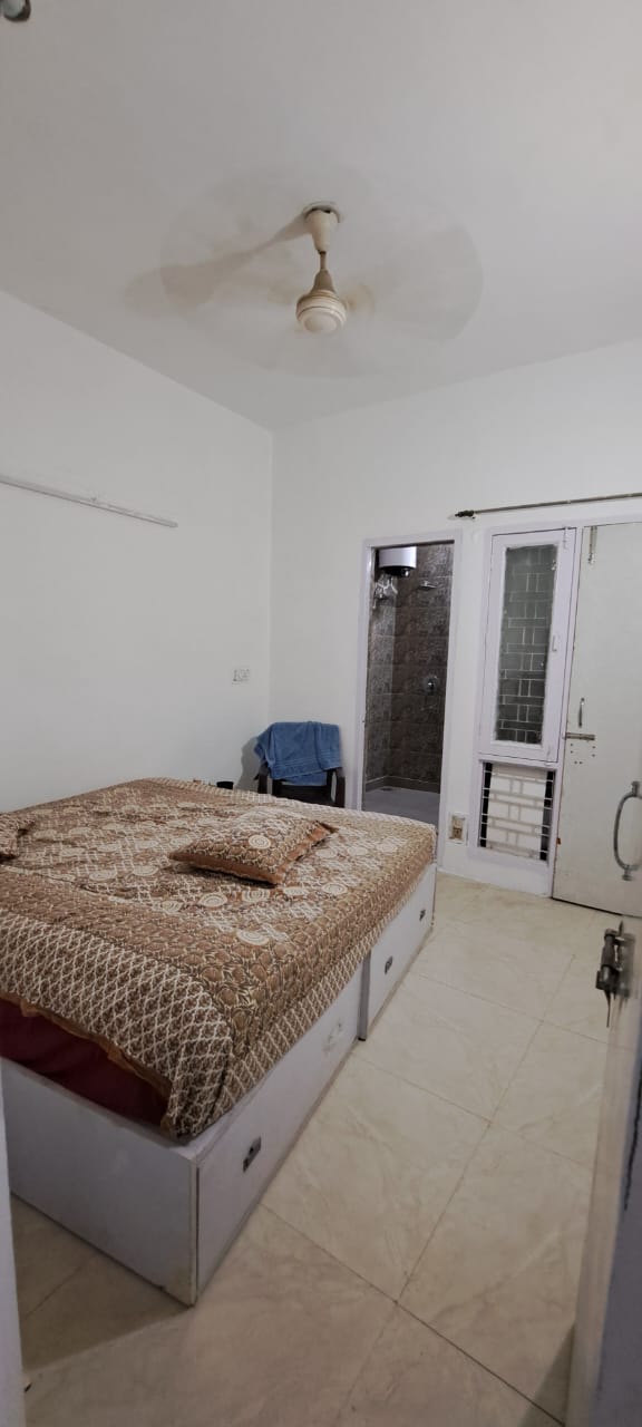 2 BHK Apartment For Rent in Vikas Puri