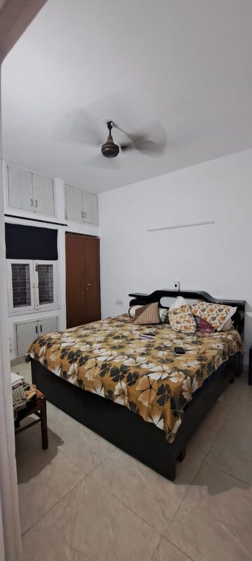 Bedroom in 2 BHK Apartment at Vikas Puri – for Rent