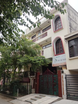 5 BHK Independent House For Sale in Sector 52