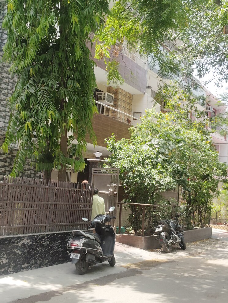 Exterior View, sector 52 5 Bedroom 200 Sq.Mt. Independent House In Sector 52 Noida 8914814