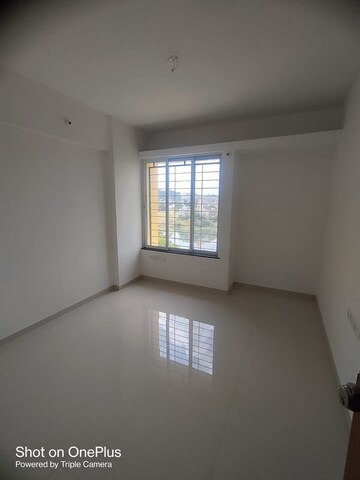 Room in 2 BHK Apartment at Kohinoor Zen Estate, Kharadi – for Rent