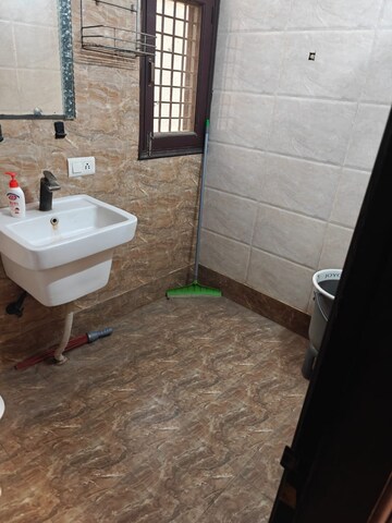 Bathroom in 3 BHK Apartment at Pinnacle Tower, Indrapuram – for Rent