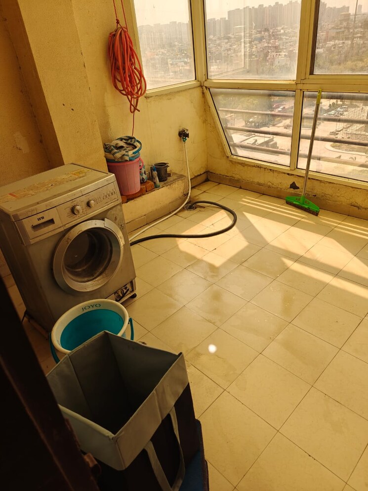 Balcony, pinnacle-tower 3 Bedroom 1850 Sq.Ft. Apartment In Indrapuram Ghaziabad 8914858