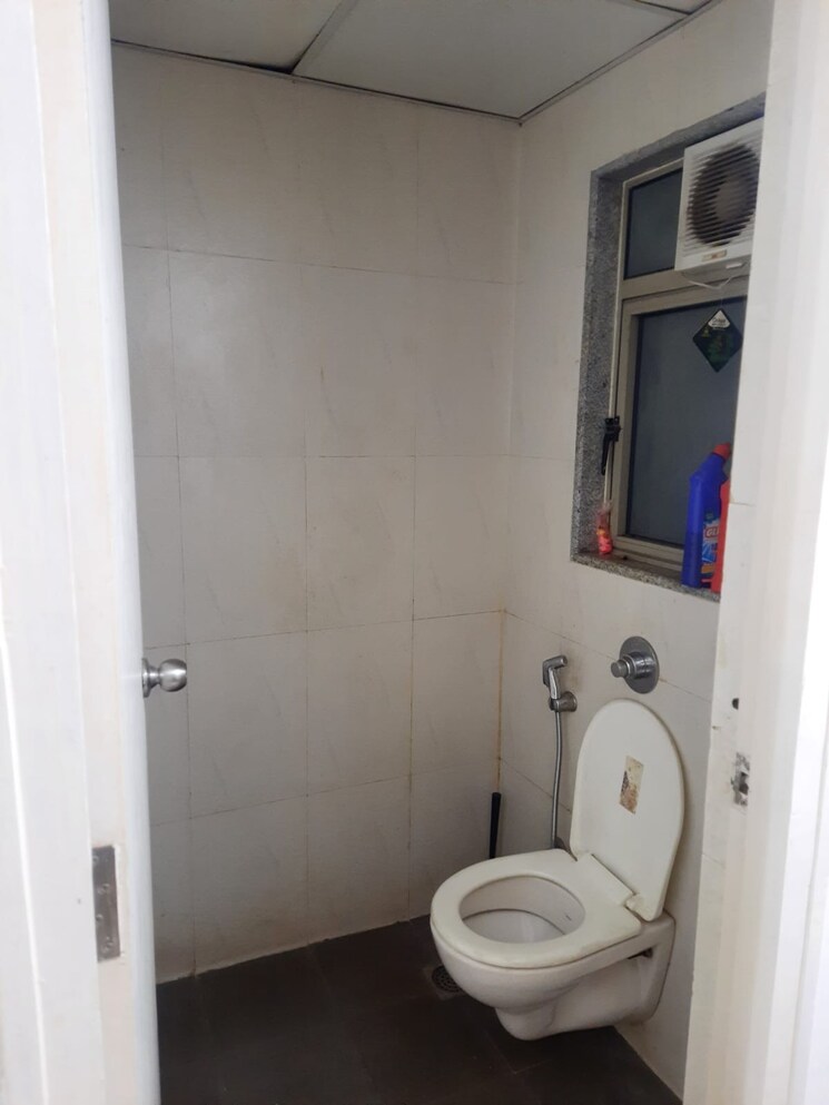 Bathroom, lodha-casario-rilletta 1 Bedroom 639 Sq.Ft. Apartment In Dombivli East Thane 8914835