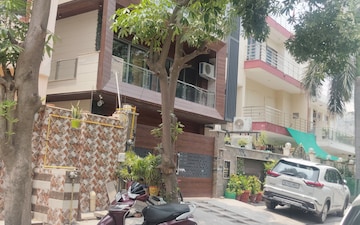 Plot For Sale in Sector 70