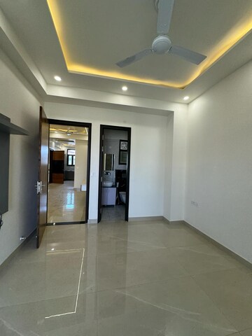 Room in 3 BHK Apartment at Aman Vihar – for Sale