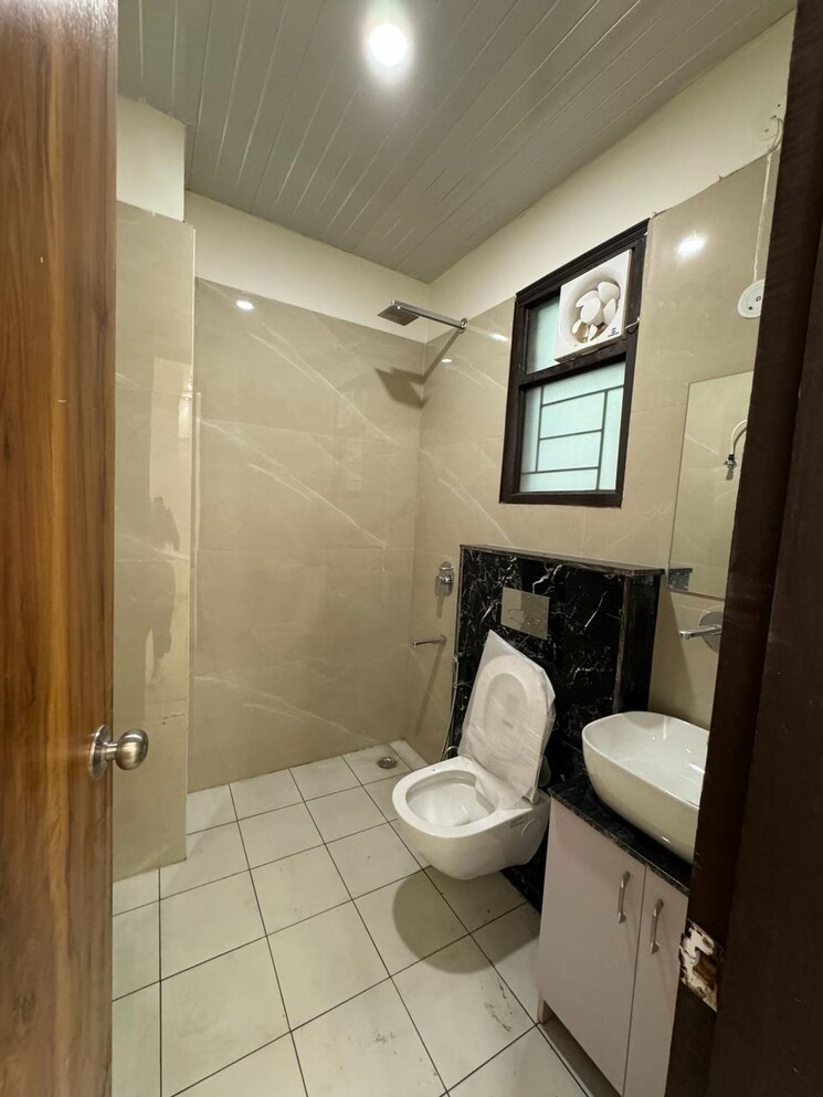 Bathroom, aman vihar 3 Bedroom 1500 Sq.Ft. Apartment In Aman Vihar Dehradun 8914851