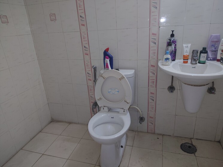 Bathroom, gaurs-green-vista 2 Bedroom 920 Sq.Ft. Apartment In Nyay Khand Ghaziabad 8914856