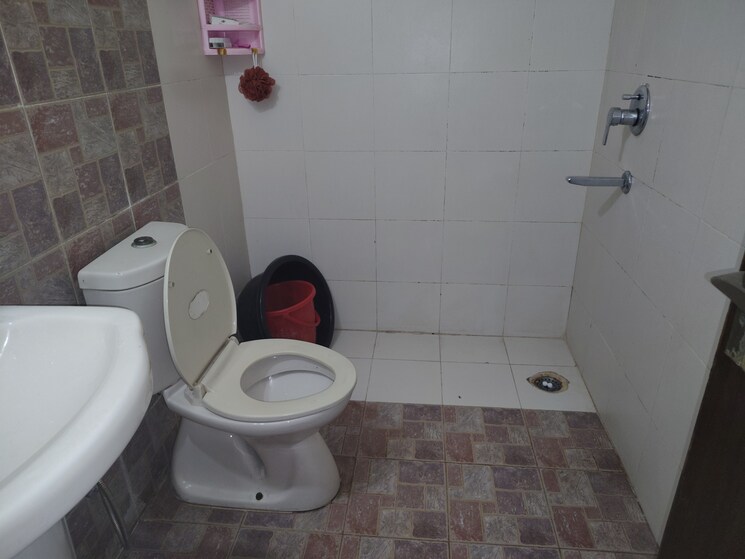 Bathroom, gaurs-green-vista 2 Bedroom 920 Sq.Ft. Apartment In Nyay Khand Ghaziabad 8914856