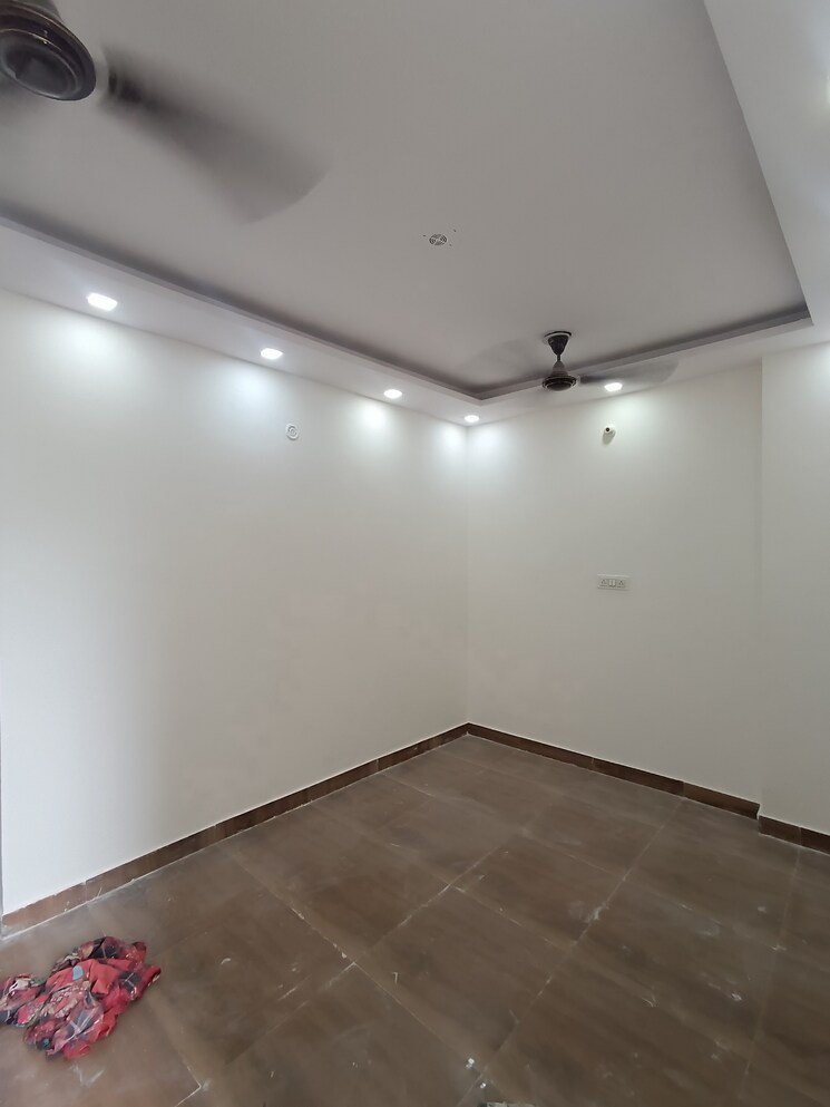 Room, govindpuri 3 Bedroom 850 Sq.Ft. Builder Floor In Govindpuri Delhi 8914869