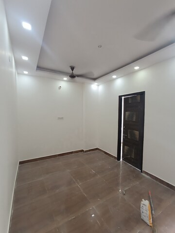 Room in 3 BHK Builder Floor at Govindpuri – for Sale