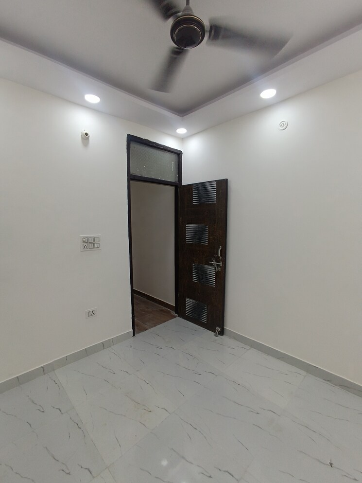 Room, govindpuri 3 Bedroom 850 Sq.Ft. Builder Floor In Govindpuri Delhi 8914869
