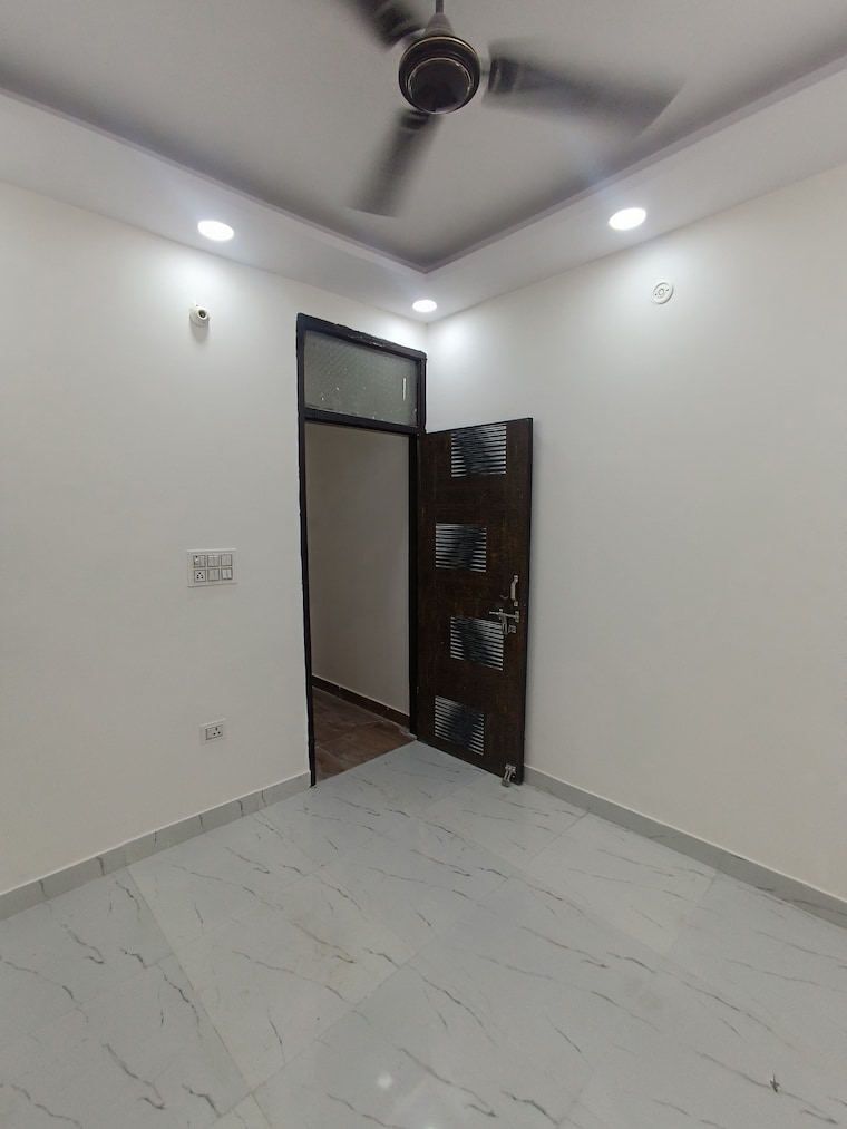 Room, govindpuri 3 Bedroom 850 Sq.Ft. Builder Floor In Govindpuri Delhi 8914869