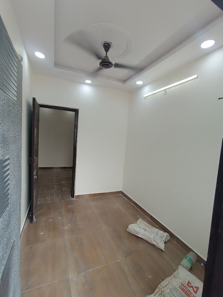Room, govindpuri 3 Bedroom 850 Sq.Ft. Builder Floor In Govindpuri Delhi 8914869