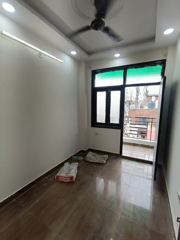 Room, govindpuri 3 Bedroom 850 Sq.Ft. Builder Floor In Govindpuri Delhi 8914869