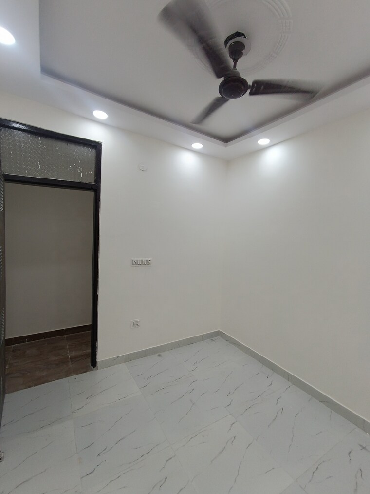 Room, govindpuri 3 Bedroom 850 Sq.Ft. Builder Floor In Govindpuri Delhi 8914869
