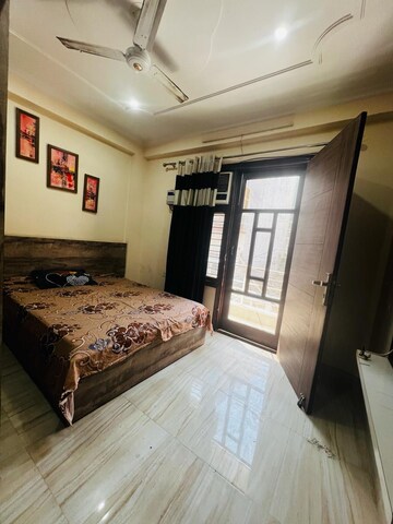 Bedroom in 2 BHK Builder Floor at Sushant Lok I – for Rent