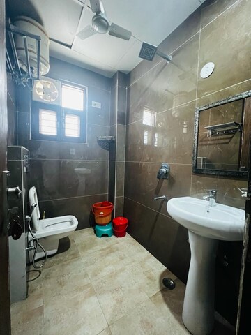 Master Bedroom in 2 BHK Builder Floor at Sushant Lok I – for Rent
