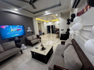 Master Bedroom in 3.5 BHK Builder Floor at SS Almeria, Sector 84 – for Sale
