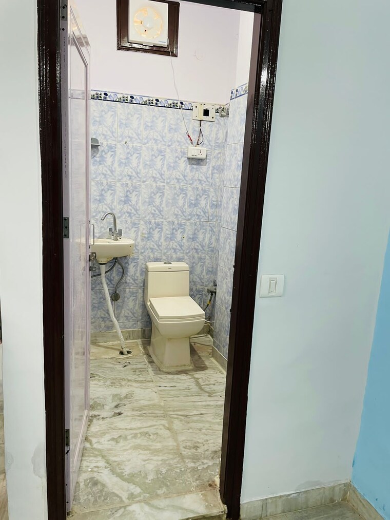 Bathroom, govindpuri 2 Bedroom 600 Sq.Ft. Builder Floor In Govindpuri Delhi 8914903
